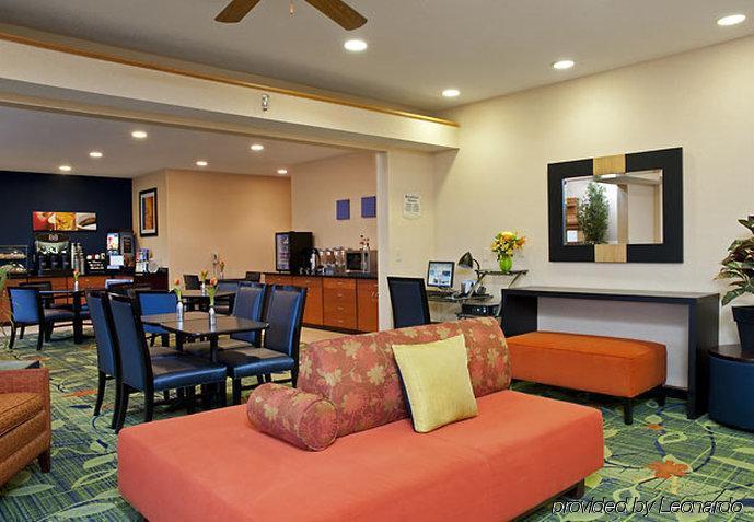 Fairfield Inn & Suites Lansing West Delta Center Township Restaurante foto